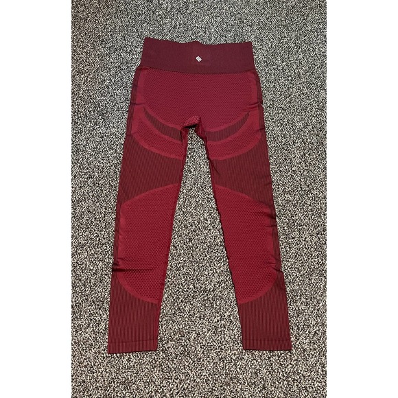 Nova Sport Wine Burgundy Black Pinstripe Leggings Size M Preowned Perfect Cond - Picture 2 of 3